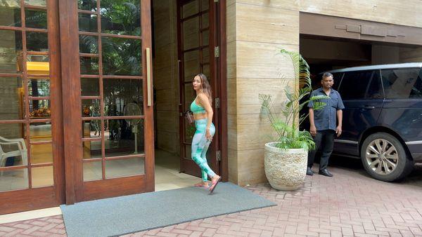malaika-arora-was-spotted-in-bandra-turning-heads-with-her-effortless-style-and-grace